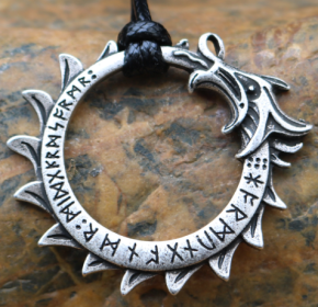 Vintage Nordic Rune Necklaces For Men Stainless Steel Norse Runes Viking Jewerly Pagan Elder Futhark Pendant Amulet Fashion Jewelry (Option: Jormungand Serpent)