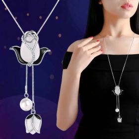 Non-fading Chain Adjustable Long Sweater Necklace Clothes Accessories Pendant (Option: White Tulip)