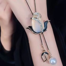 Non-fading Chain Adjustable Long Sweater Necklace Clothes Accessories Pendant (Option: Golden Tulip)