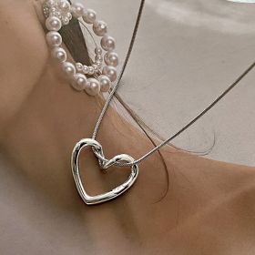 Hollowed Heart Shape Necklace Female Pendant Clavicle Chain (Option: Hollow Heart Necklace)